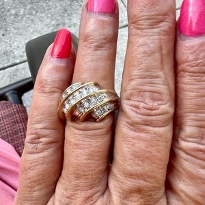 Size 6 woman ring , gold platted